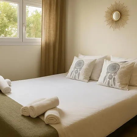 Pere Lachaise - Montmartre Centre * Paris